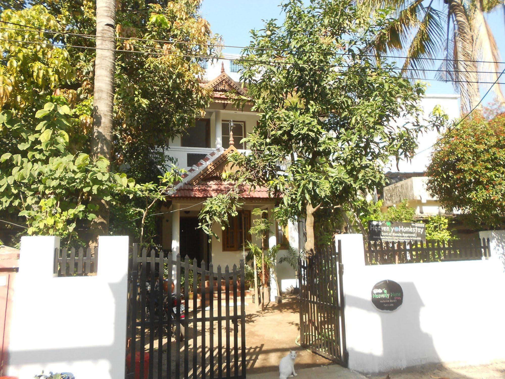 Heavenly Homestay Kochi Bagian luar foto