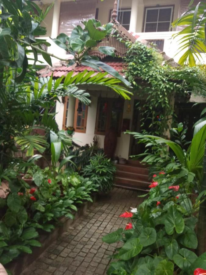 Heavenly Homestay Kochi Bagian luar foto